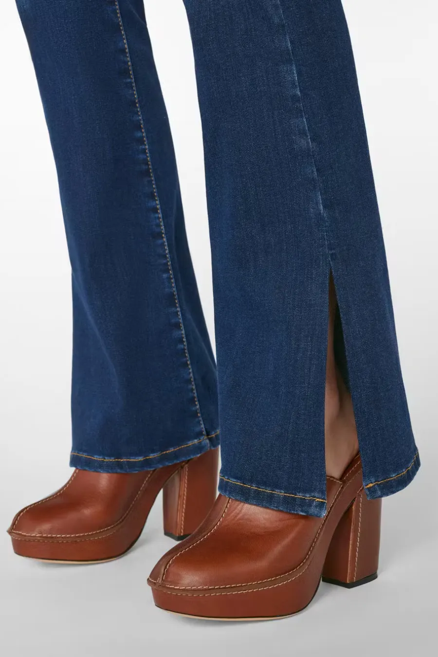 Le Mini Boot Slit Majesty