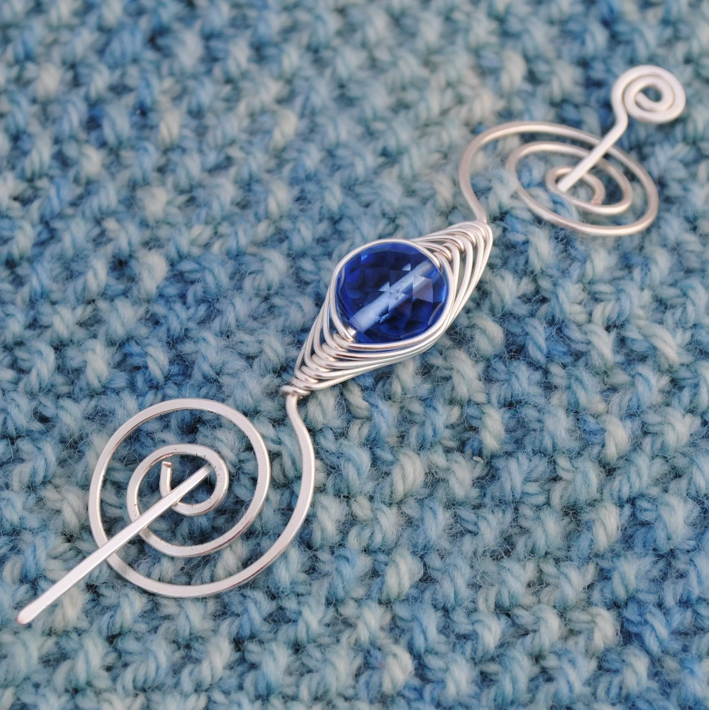 March Aquamarine Shawl Pin - Noteworthy Birthstone Silver